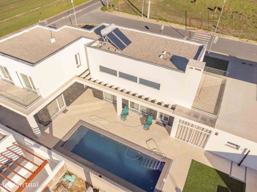 MORADIA RECENTE | C/ PISCINA | PORTO COVO - Grande imagem: 4/48