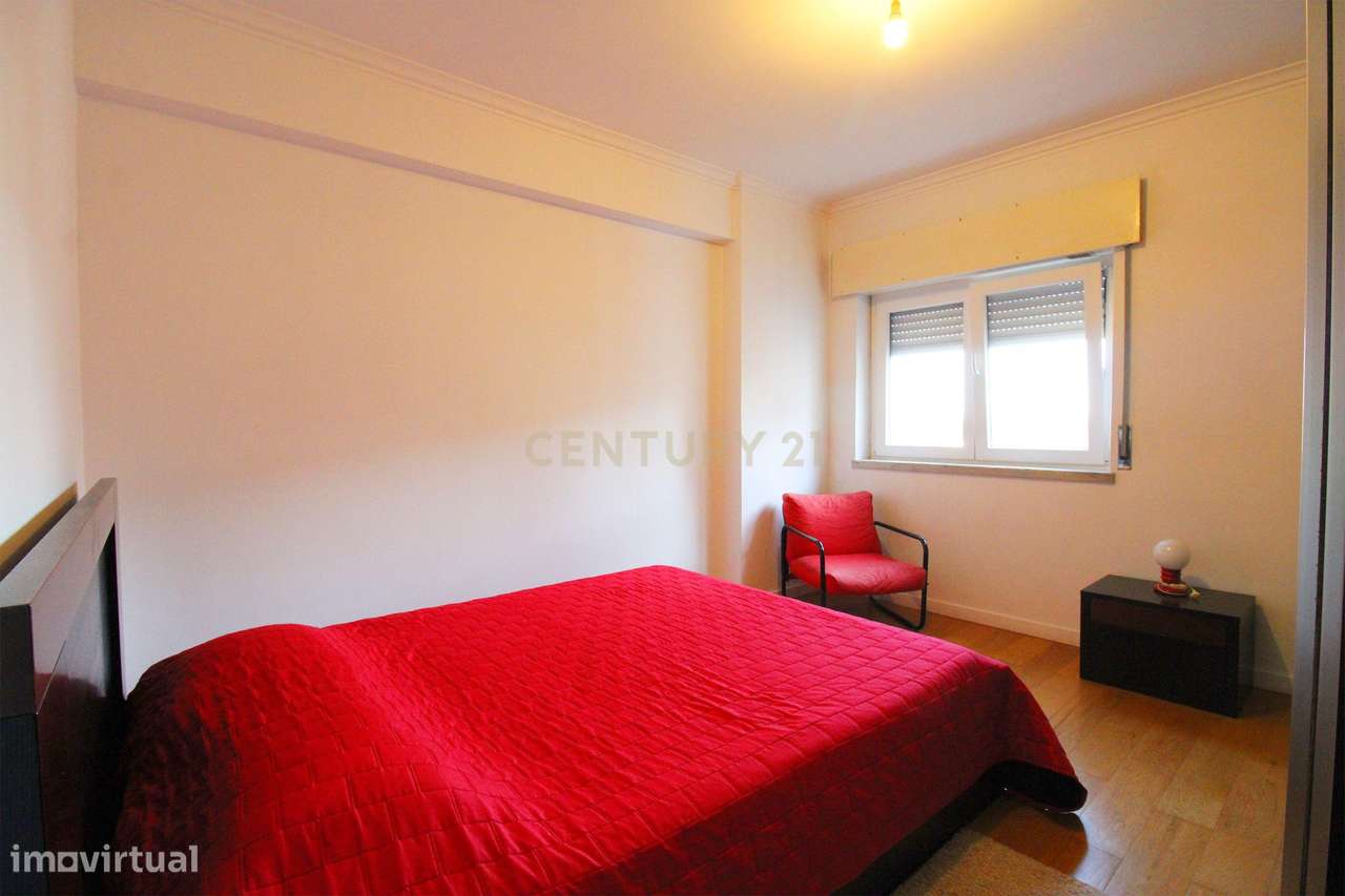 Apartamento T3 com Vista Panorâmica em Almada-21