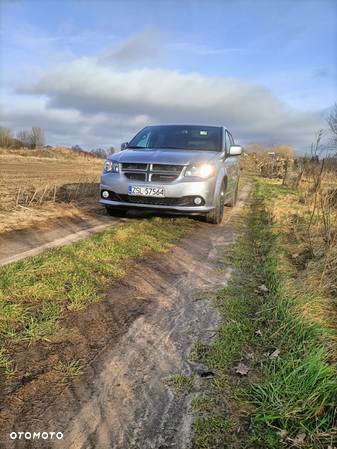 Dodge Grand Caravan - 10