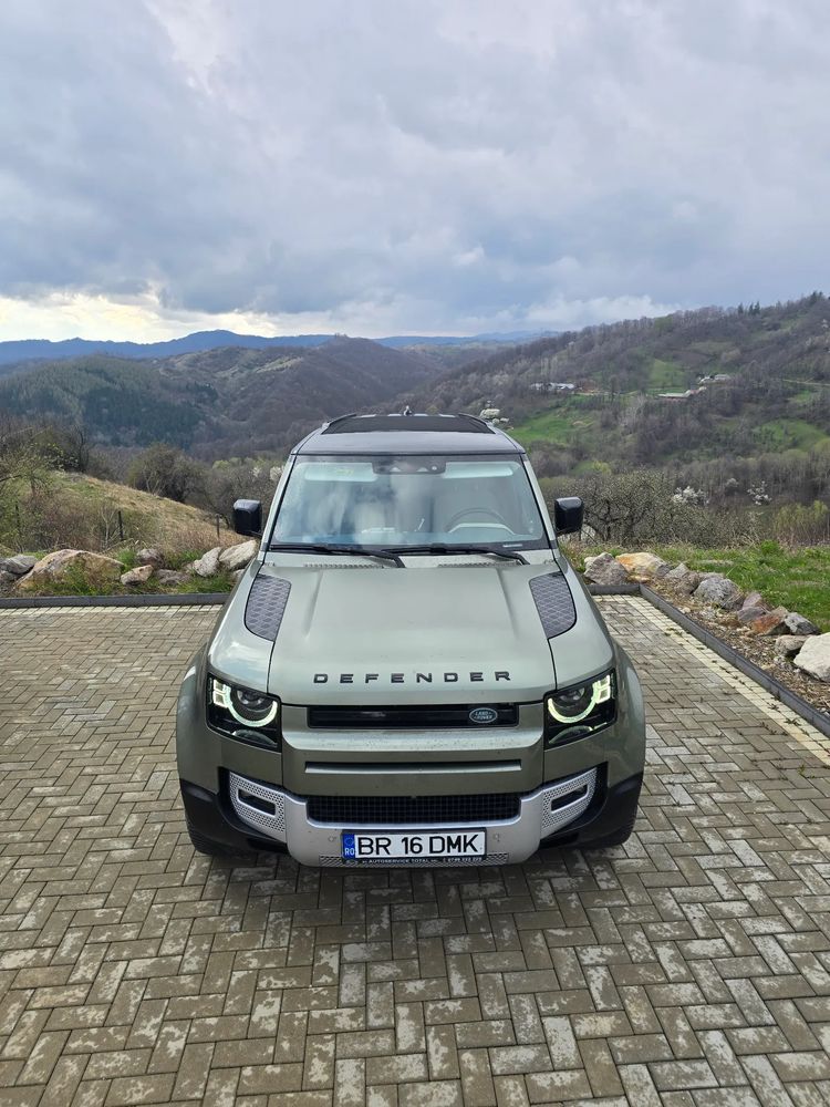 Land Rover Defender 2021