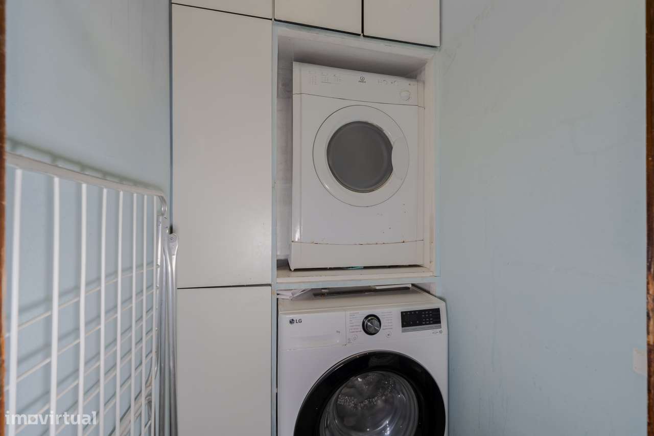 Apartamento T3 Remodelado no Centro de Braga-23