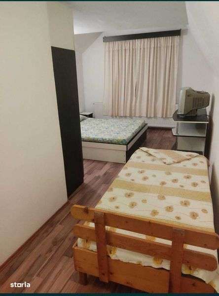 Casa de inchiriat - Imagine principală: 5/8