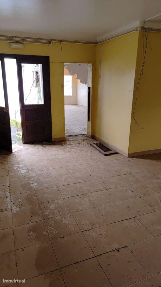 Oportunidade Única em Alenquer: Casa para Recuperar em Lisboa - Grande imagem: 4/8