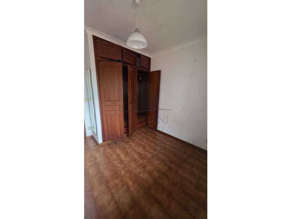 **Moradia de 4 frentes em Arcozelo - Oportunidade Única! **-18