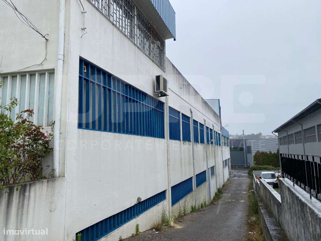 VENDE | Armazém Industrial | S. João Madeira-8