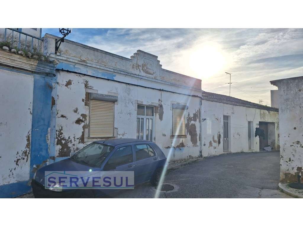 Casa centenária para reconstrução, localizada no centro Histórico d... - Grande imagem: 2/14