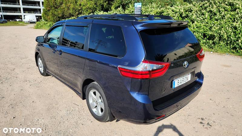 Toyota Sienna 3.5 V6 - 9