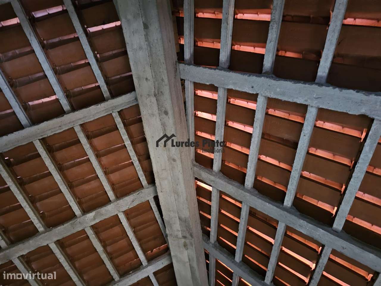 Moradia em pedra - Grande imagem: 2/12