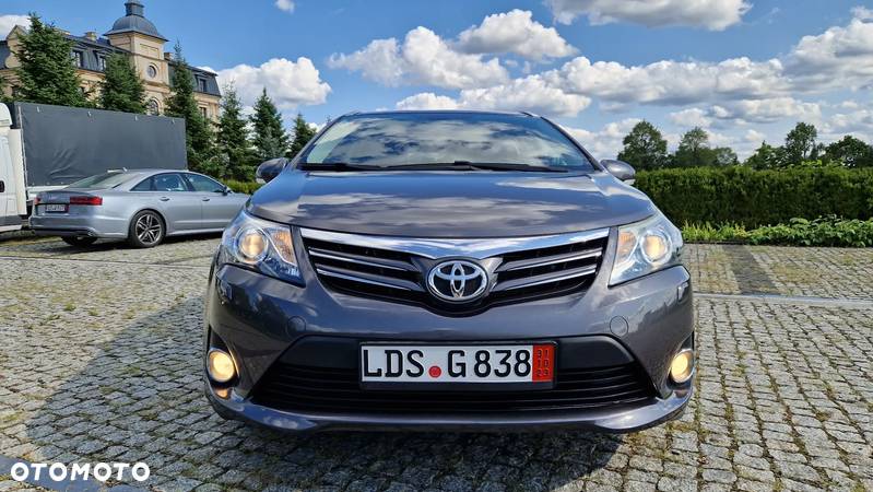 Toyota Avensis 1.8 Premium MS - 3