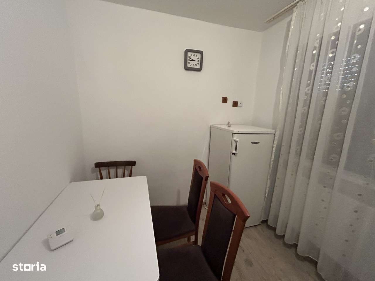 Inchiriez apart.1 cam.str.Avrig,cu termoteca, modern,curat - Imagine principală: 5/10