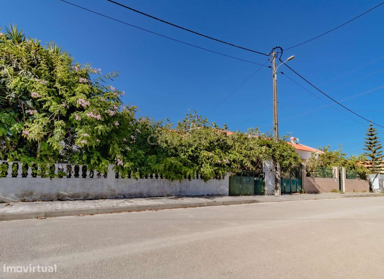 Casa T2 em Fernão Ferro, Seixal - Oportunidade Única!-37