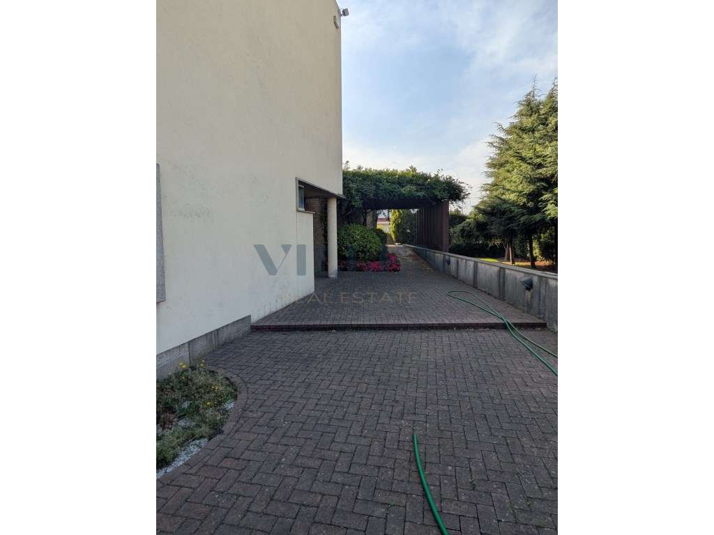 Moradia T5 de Luxo em São Romão do Coronado-48