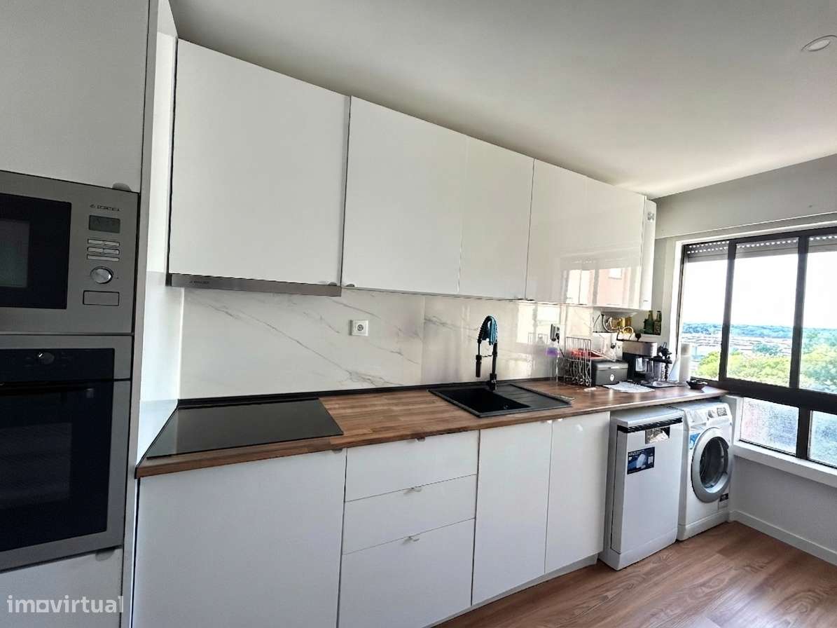 Apartamento remodelado T2 - Miratejo-9