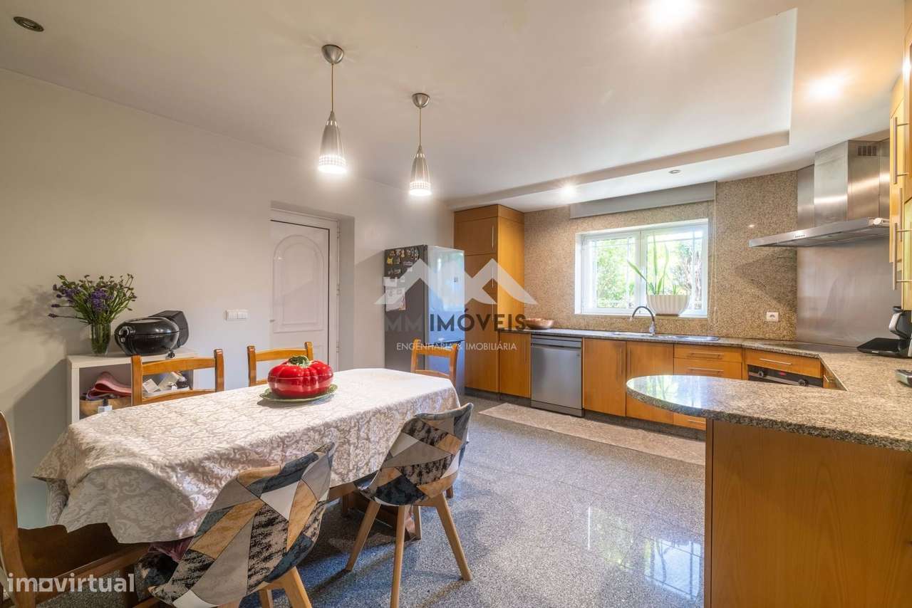 Moradia T4 | Piscina | Jardim | 4 frentes | Praia Fluvial-32