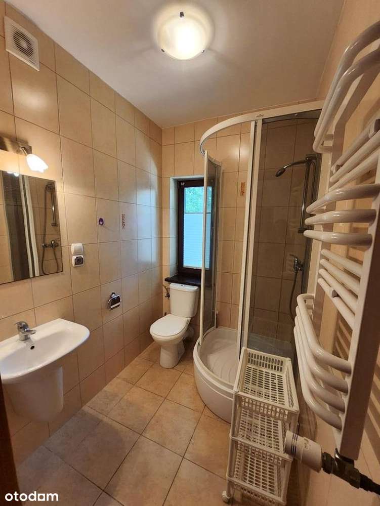 Uroczy pensjonat w lesie, blisko morza.-12