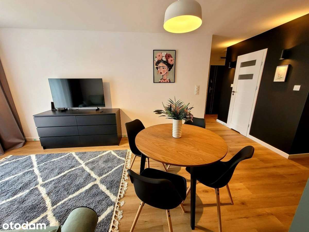 Dwupokojowe mieszkanie z balkonem w centrum miasta - Pełny obrazek: 4/9