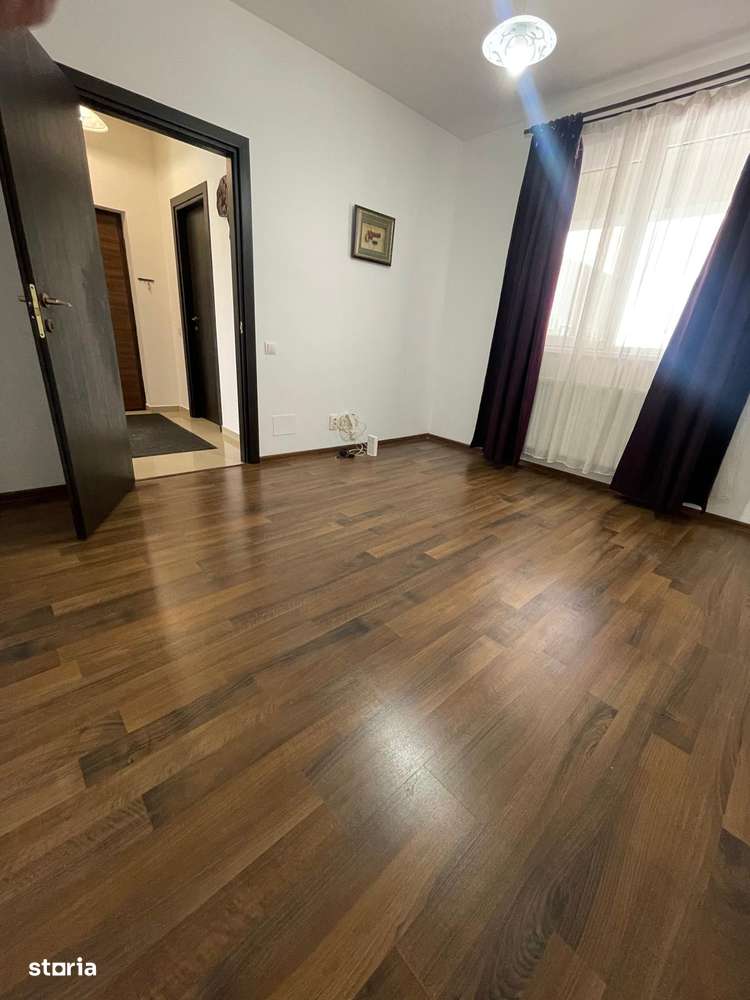 Apartament 3 camere cu curte proprie - gata de mutat!