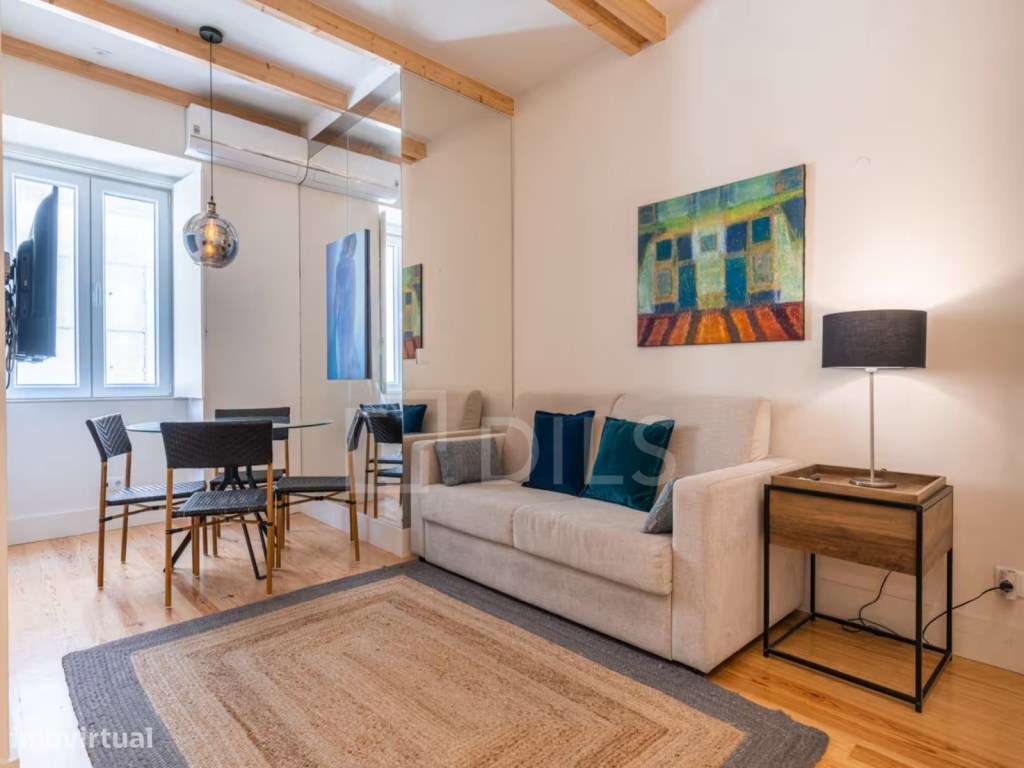 Prédio dividido em 3 apartamentos, com licença AL, em Lisboa - Grande imagem: 2/27