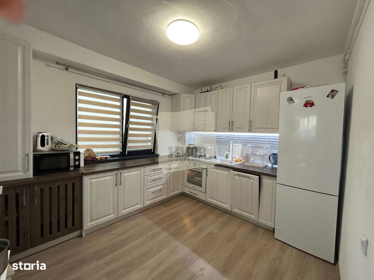 Casa 4 camere curte 200 mp  si carport Arhitectilor-11