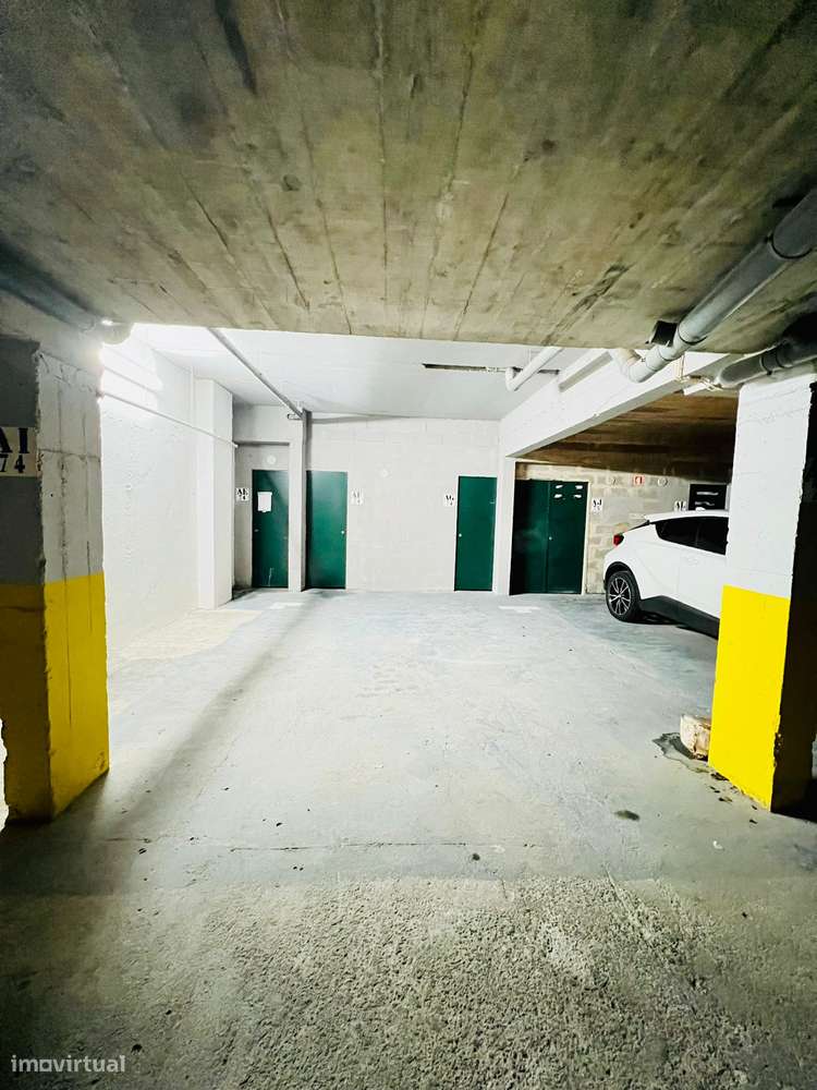 Parqueamento bem localizado - Grande imagem: 4/5