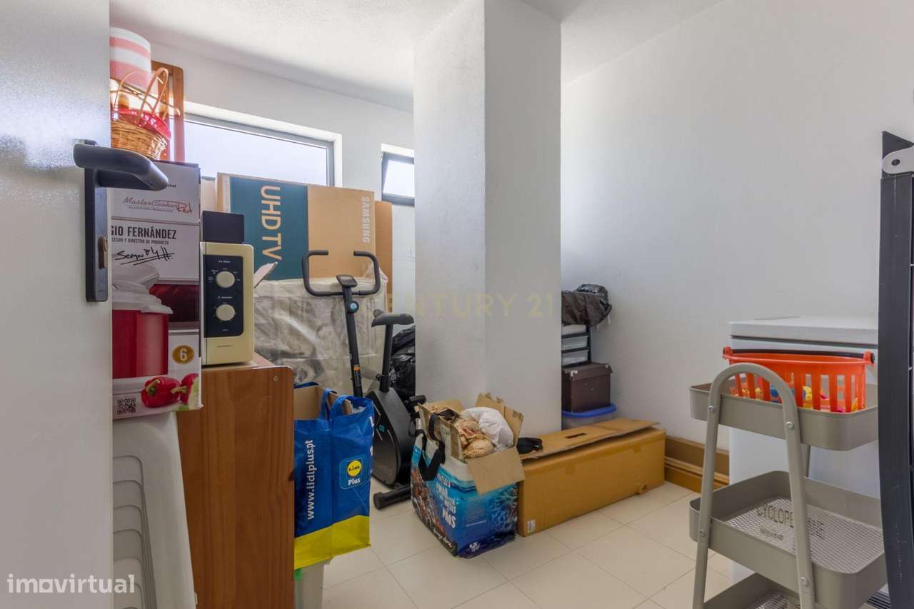 Apartamento T3 com Suíte, Arrecadação e Parqueamento – Conforto, Espaç-23