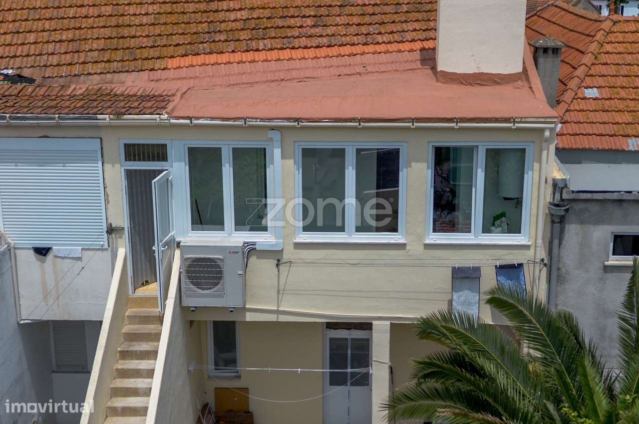 Apartamento T2 com logradouro e anexo.-27