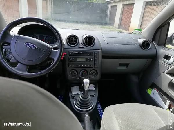 Ford Fiesta 1.4 Ghia - 2