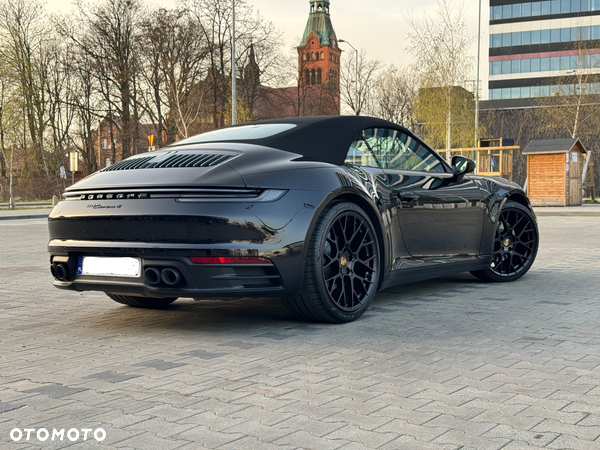 Porsche 911 Carrera 4 Cabrio - 2