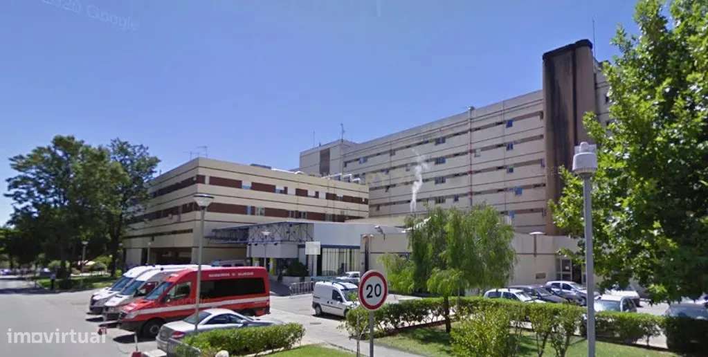 Apartamento T3 em Faro, muito central, próximo da Universidade.-9