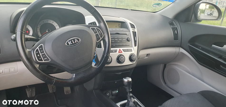 Kia Ceed 2.0 CRDi Spirit - 26