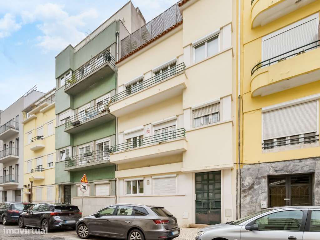 Apartamento T3 duplex junto à Praça de Espanha, Lisboa-26