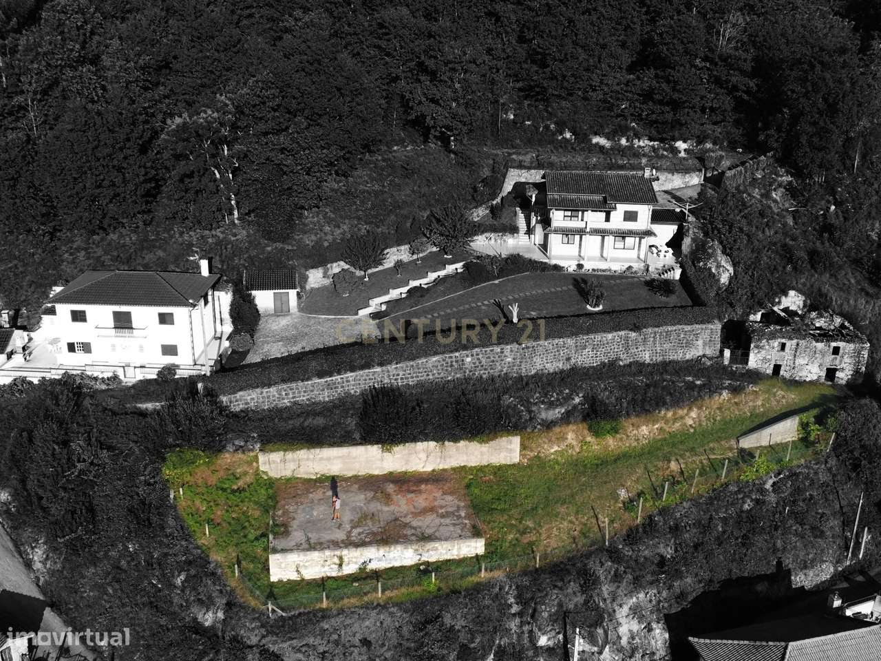 Magnífico Terreno com 600m2 no Coração do Gerês - Grande imagem: 5/17