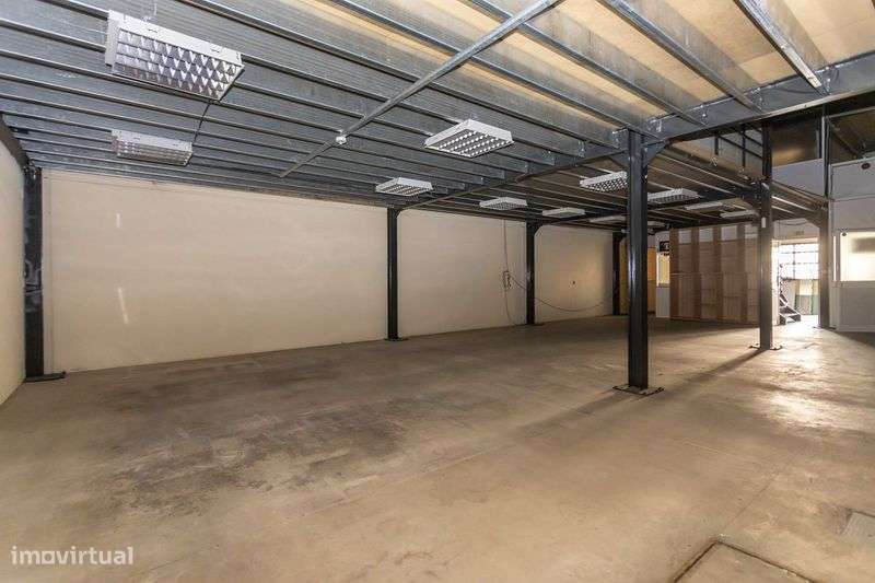 Armazém C/ Escritórios no Barreiro - Grande imagem: 4/12
