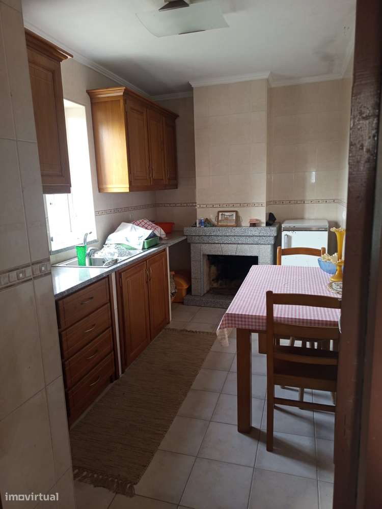 Moradia V4 em Covas (Tábua) Ideal para renovação-5
