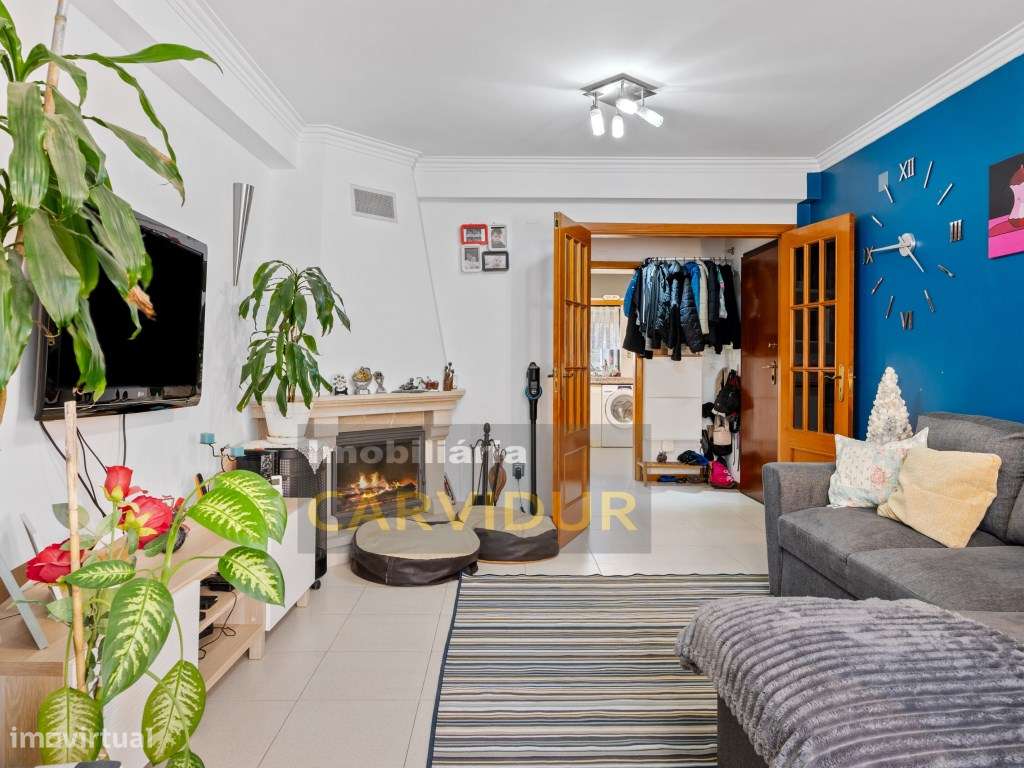 Barreiro/Vila Chã T2 com arrecadação e elevador-0