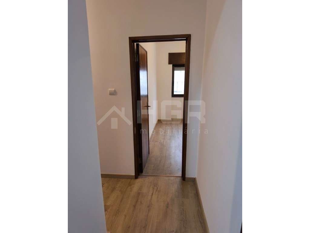 T3 | RENOVADO | 2º ANDAR COM 2 CASAS DE BANHO | ALTO SEIXALINHO-7