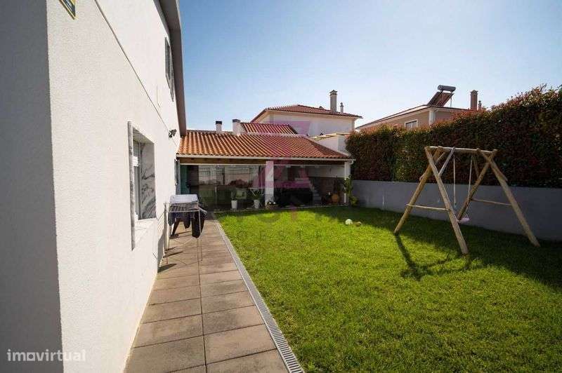 Moradia com Jardim e Garagem - Grande imagem: 5/8