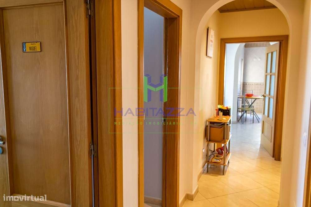 Apartamento T3 com piscina, lugar de garagem e arrecadação, no centro-14