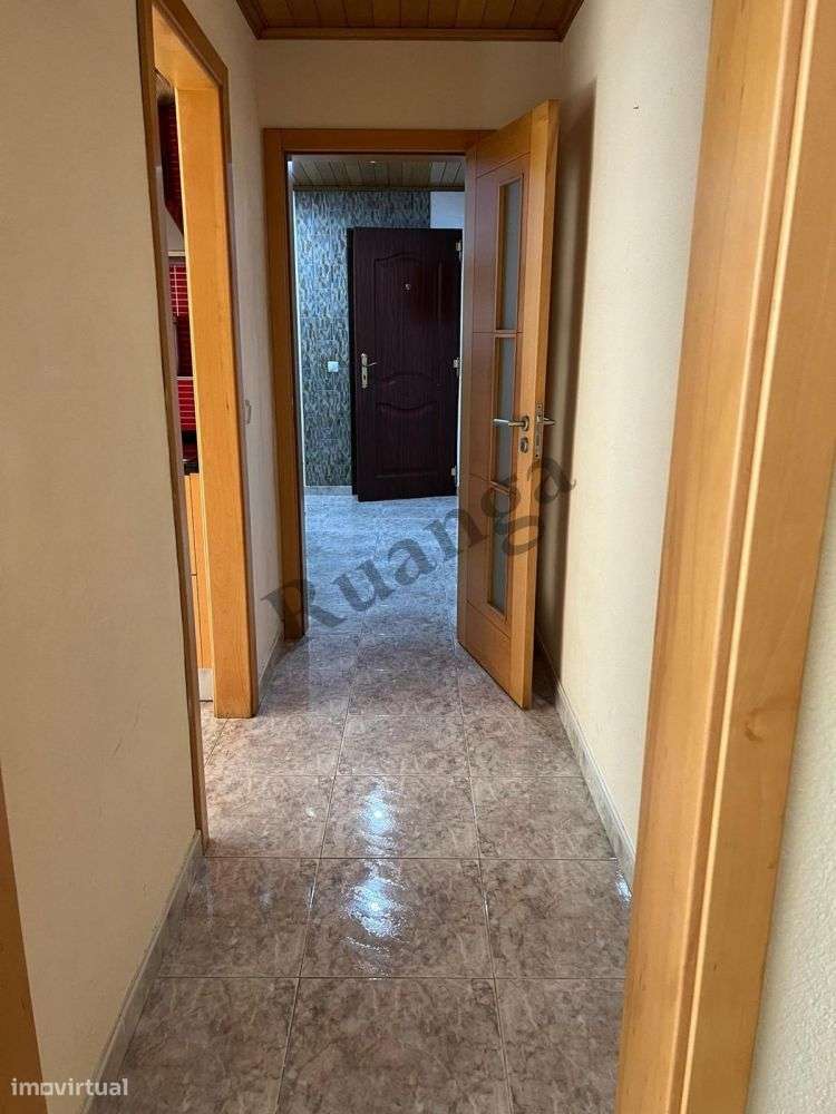 Apartamento T2 R/C para Venda em Vila Nova de Santo André-5