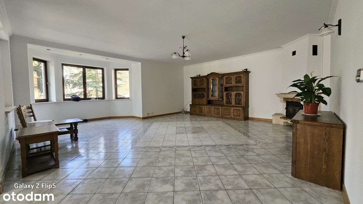 Dom 450 m2 otoczony starodrzewiem-7