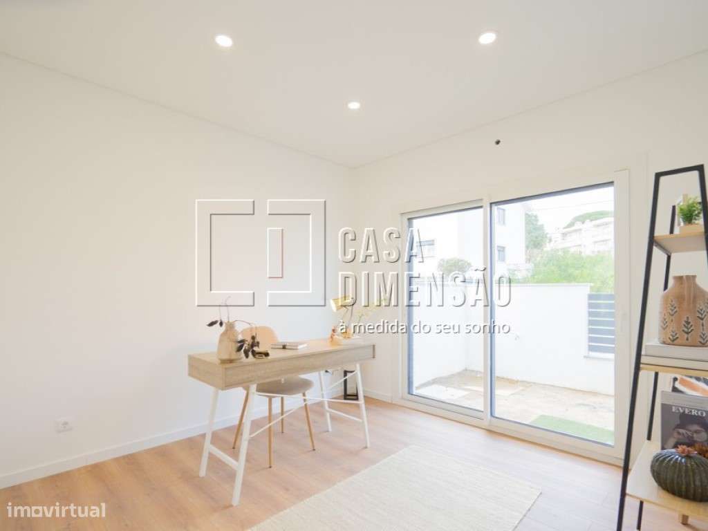 Moradia de tipologia T4+2 na melhor zona da Sobreda, com Piscina, G...-33