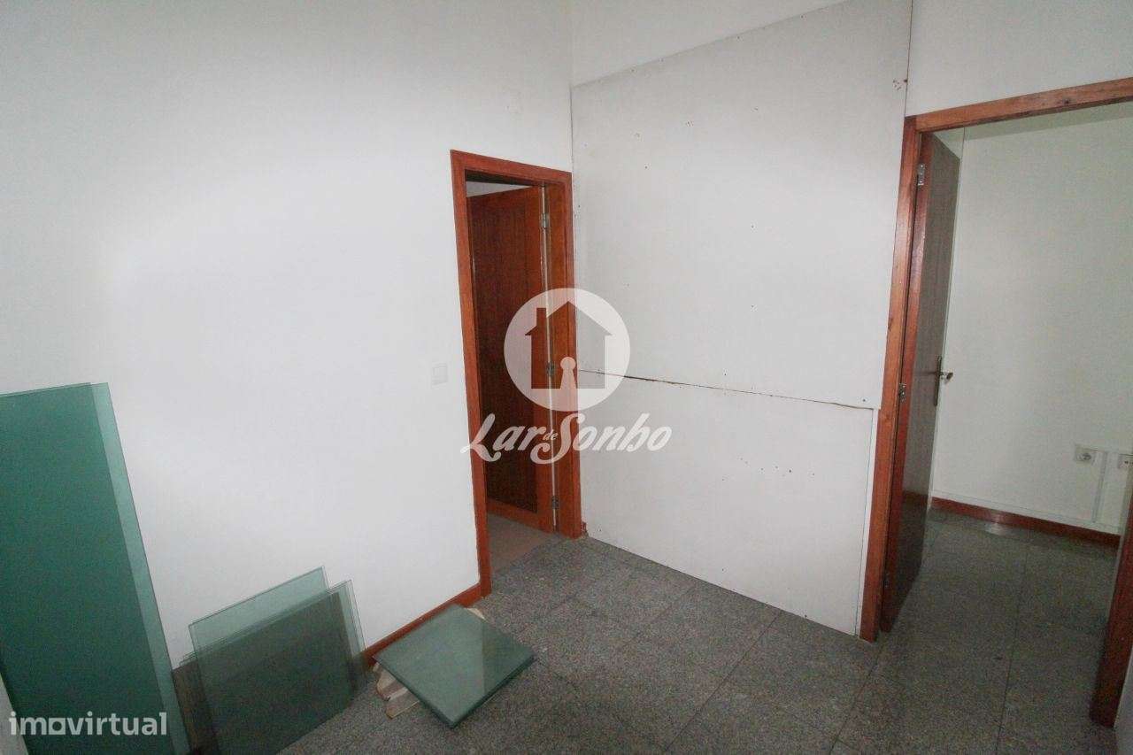 Loja no centro da cidade de Barcelos - Grande imagem: 5/21