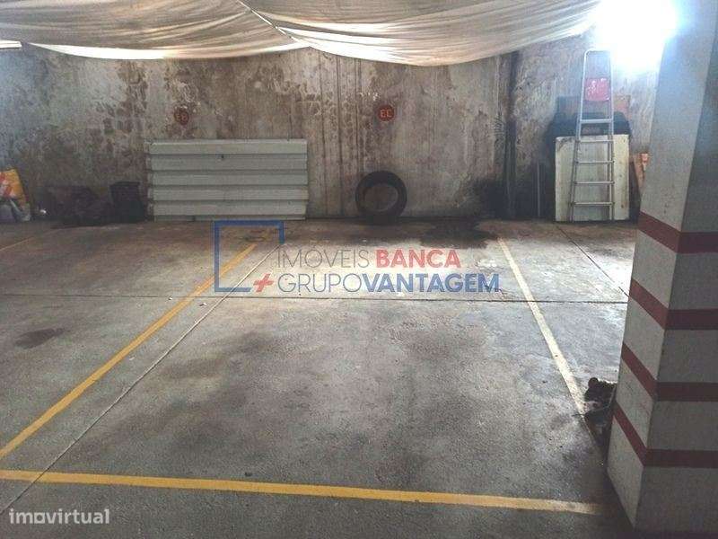 Lugar de Estacionamento São Pedro da Cova - Grande imagem: 3/5