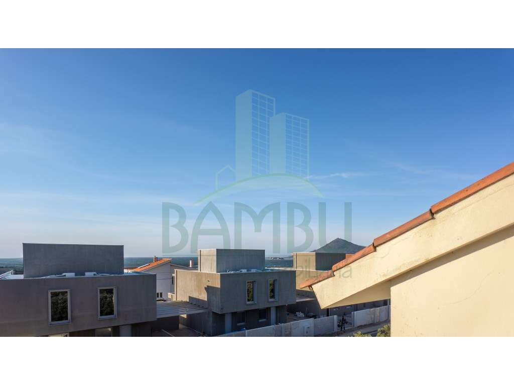 Moledo - Moradia T4 inserida em terreno com 1400m2 - Grande imagem: 2/43