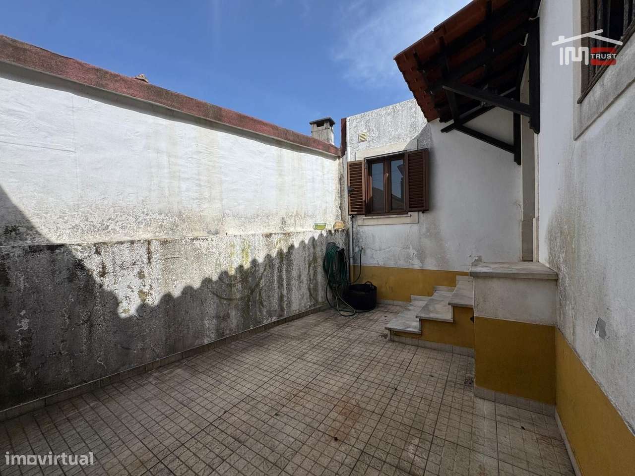 Moradia T2 habitável com terreno (imovel com licença de utilização)-31