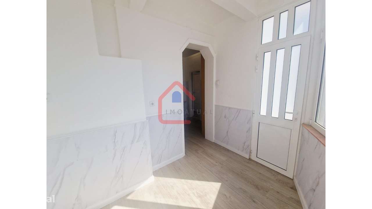 Apartamento T2 na Graça em Lisboa-23
