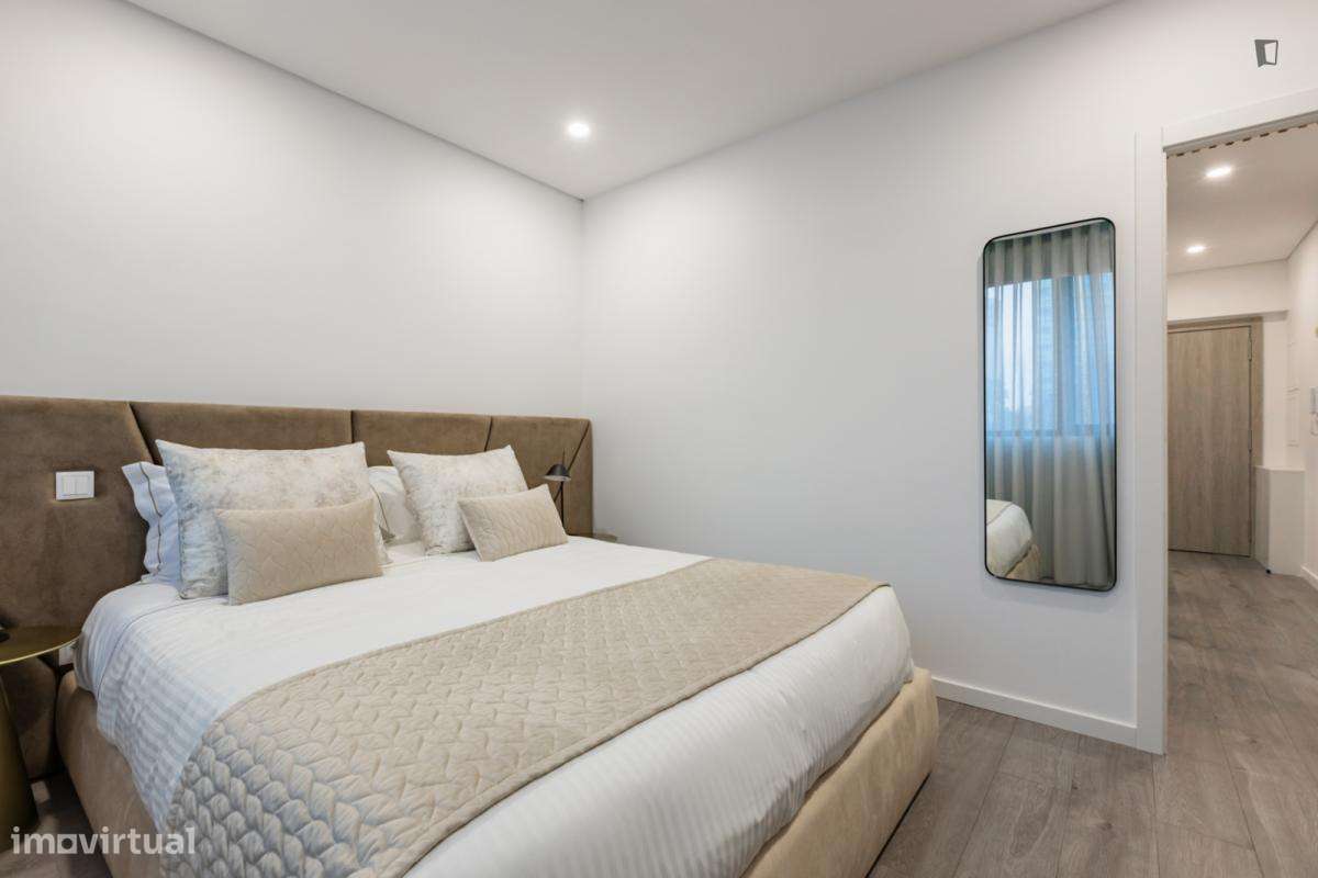 Apartamento com 1 quartos - localizado em Ramalde Porto - Grande imagem: 3/34