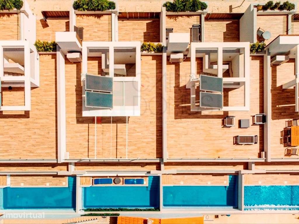 Nova moradia T3 com amplos terraços e piscina privada, na Fuseta, A... - Grande imagem: 5/35