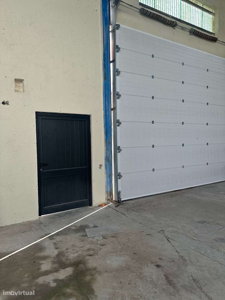 Armazém Industrial disponível para aluguer a partir do dia 1 de Abril. - Grande imagem: 3/4