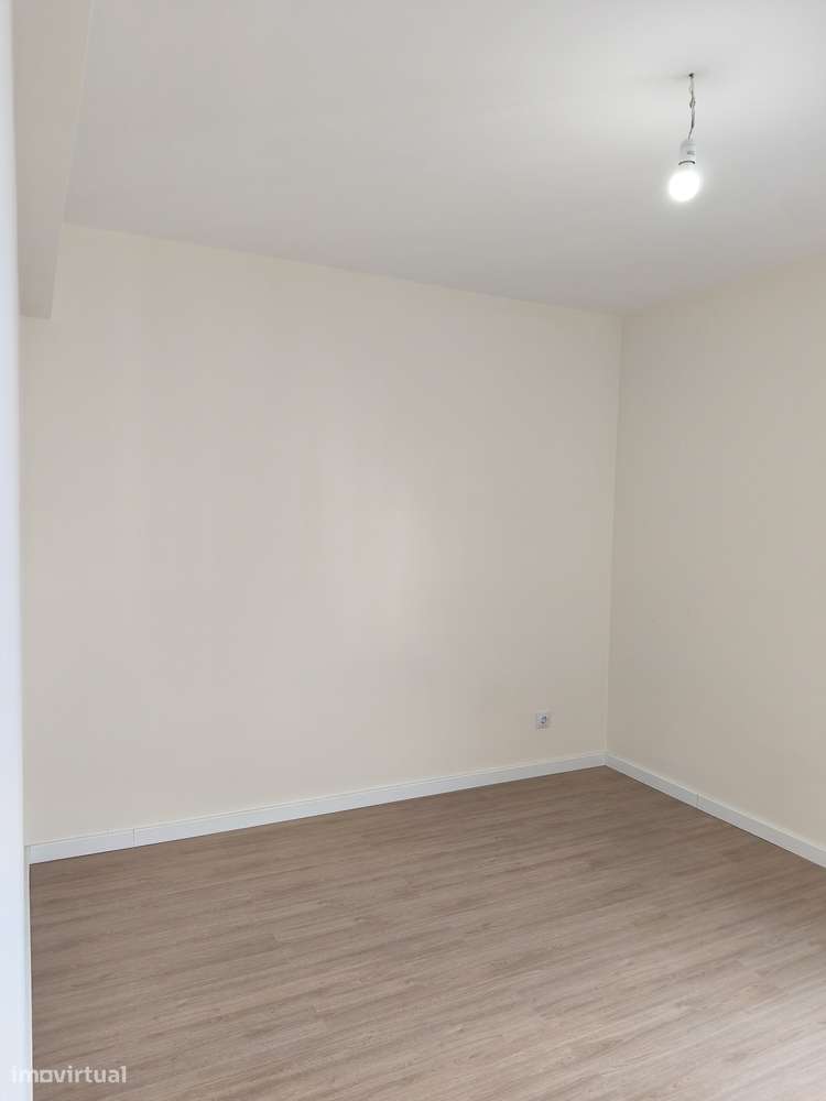 T2 Sintra-Tapada das Mercês, totalmente remodelado, boa oportunidade.-13